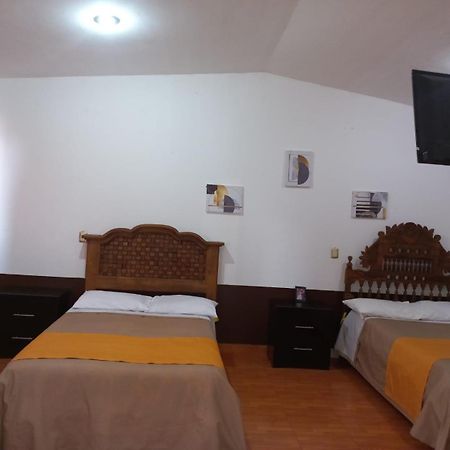 Hotel Alameda Maravatío מראה חיצוני תמונה